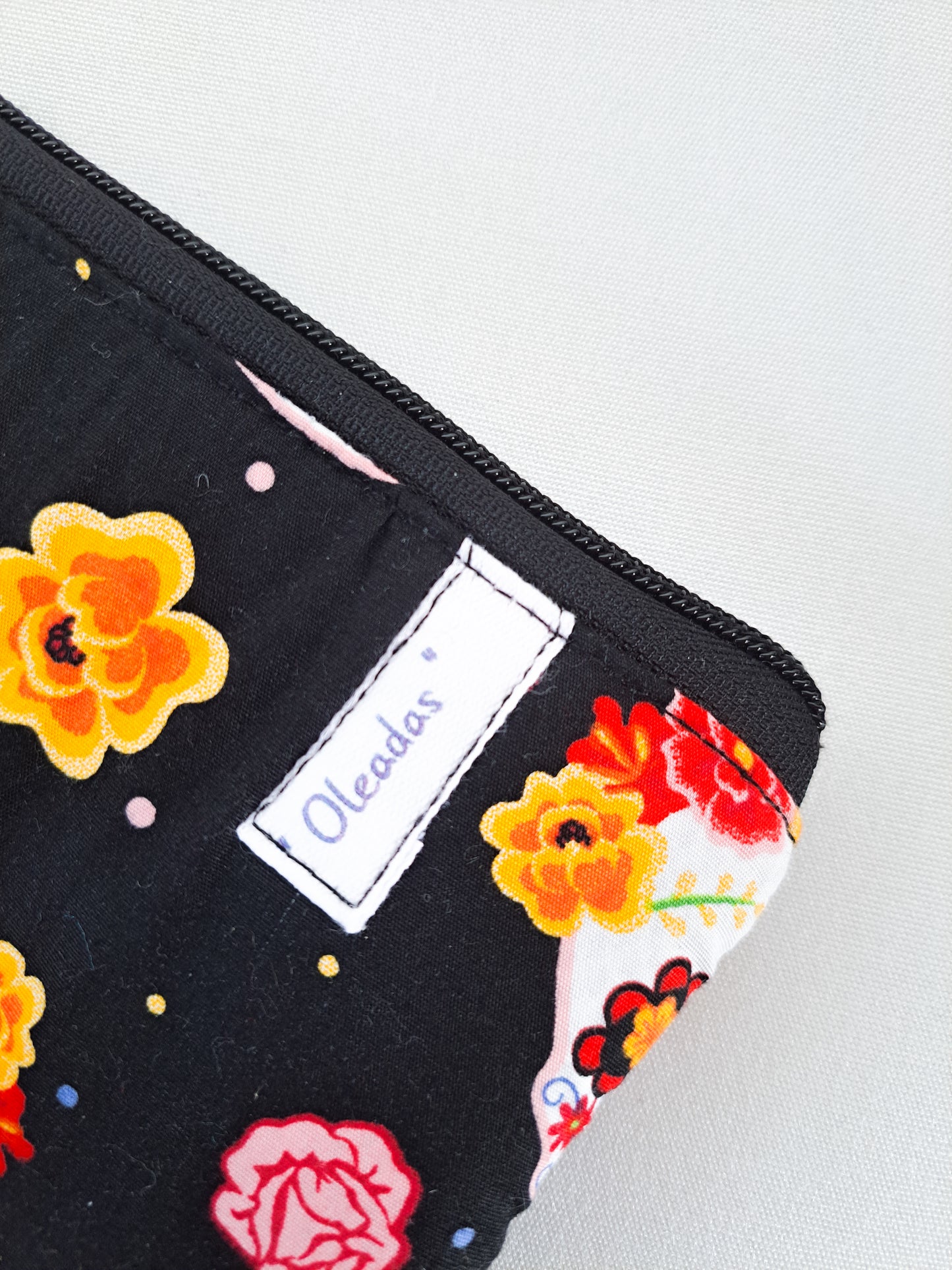 Estuche Oscuridad